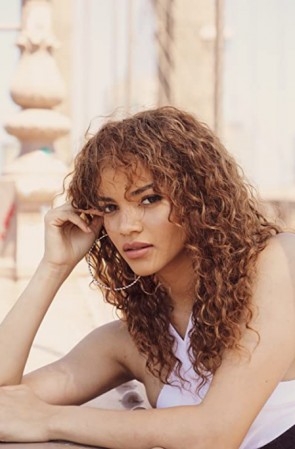 Leslie Grace Fotoğrafı