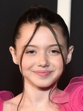 Violet McGraw fotoğrafı