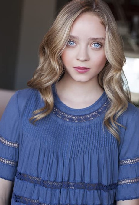 Madeleine Arthur Fotoğrafı