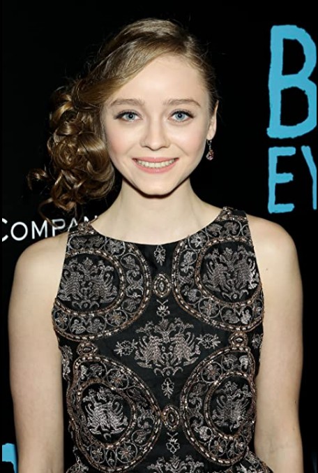 Madeleine Arthur Fotoğrafı