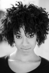 Pearl Mackie fotoğrafı