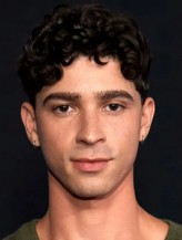 Isaac Powell fotoğrafı