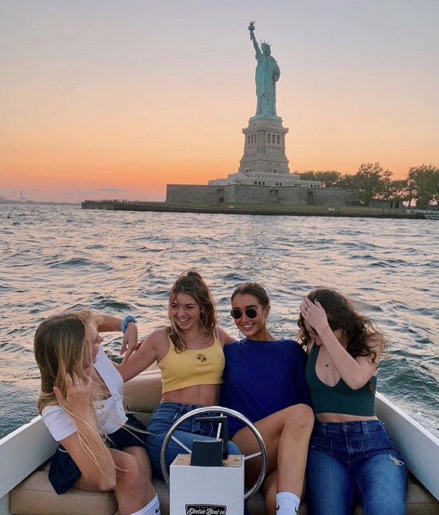 Ava DeMary  fotoğrafı