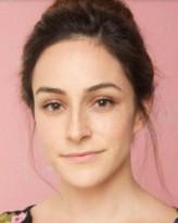 Janine Harouni fotoğrafı