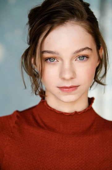 Emma Myers Fotoğrafı