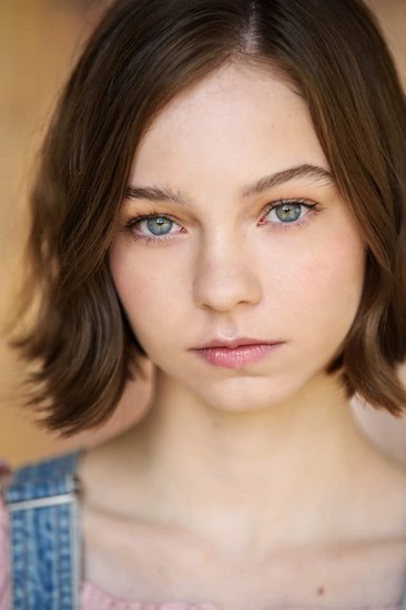 Emma Myers Fotoğrafı