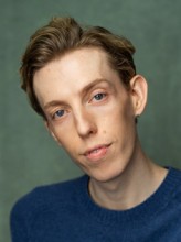 Harry Trevaldwyn fotoğrafı