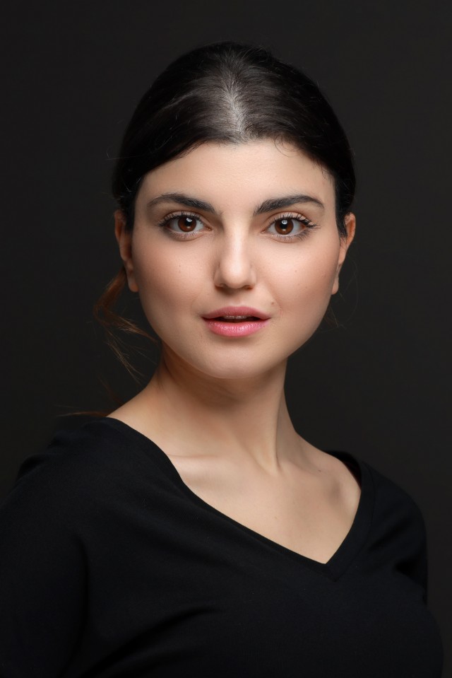 Demet Öz Fotoğrafı