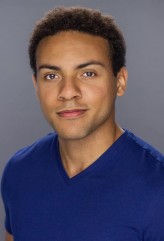 Dylan Rogers fotoğrafı