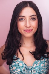 Julia Tolchin fotoğrafı