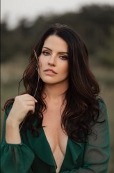 Alys Crocker fotoğrafı