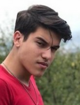  Tarik Bayrak fotoğrafı