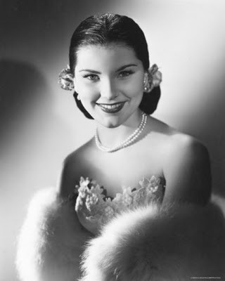 Debra Paget Fotoğrafı