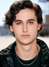 Nicholas Tell fotoğrafı