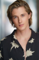 Asher Nevélle fotoğrafı