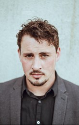 Jonathan Ralph Whittaker fotoğrafı