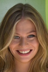 Zoë Straub fotoğrafı