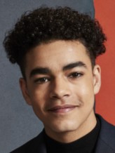 Amir Wilson fotoğrafı