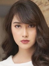 Hana Lewis fotoğrafı