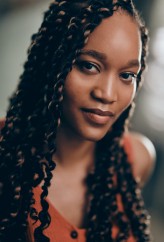 Yasmine Holness-Dove fotoğrafı