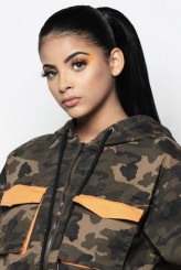 Kylie Marshall fotoğrafı