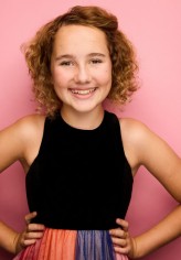 Nev Scharrel fotoğrafı