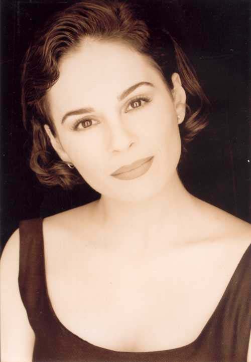 Demet Sağıroğlu Fotoğrafı