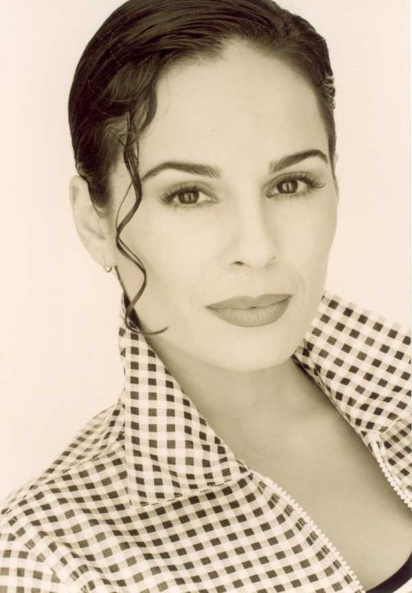 Demet Sağıroğlu fotoğrafı