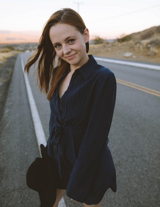 SarahLydia Sophia Fotoğrafı