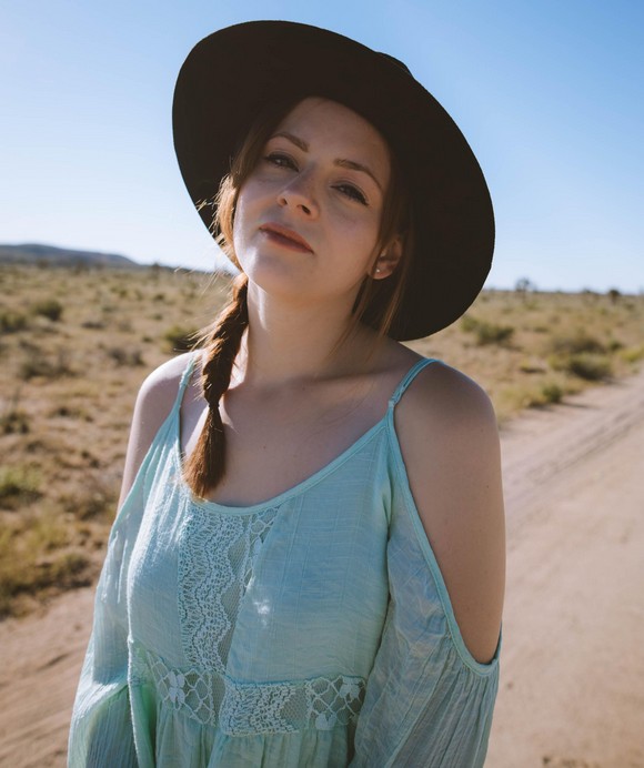 SarahLydia Sophia Fotoğrafı