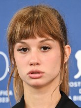 Bianca Delbravo fotoğrafı