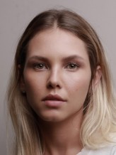 Louise D'Tuani fotoğrafı