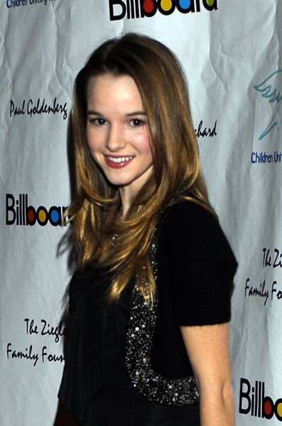 Kay Panabaker Fotoğrafı