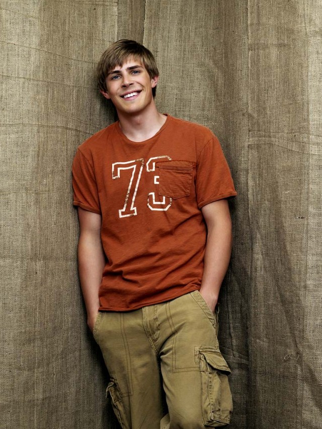 Chris Lowell Fotoğrafı