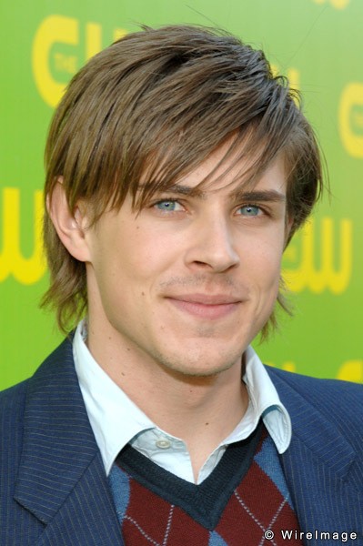 Chris Lowell Fotoğrafı