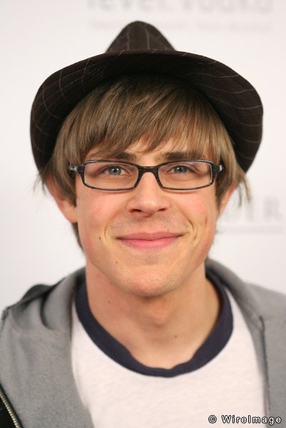 Chris Lowell Fotoğrafı