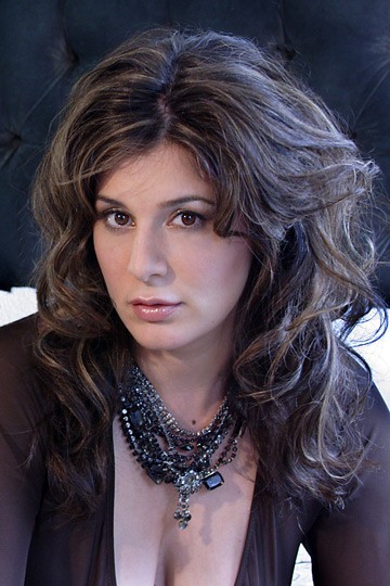 Nicole Oliver fotoğrafı