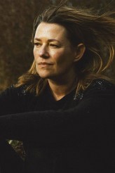 Emilie De Roo fotoğrafı