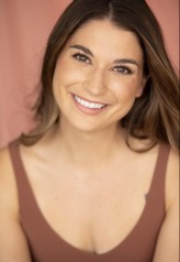 Simone Lewis fotoğrafı