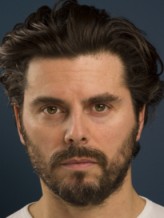 Adam Robertson fotoğrafı