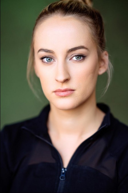 Molly Gibson Fotoğrafı