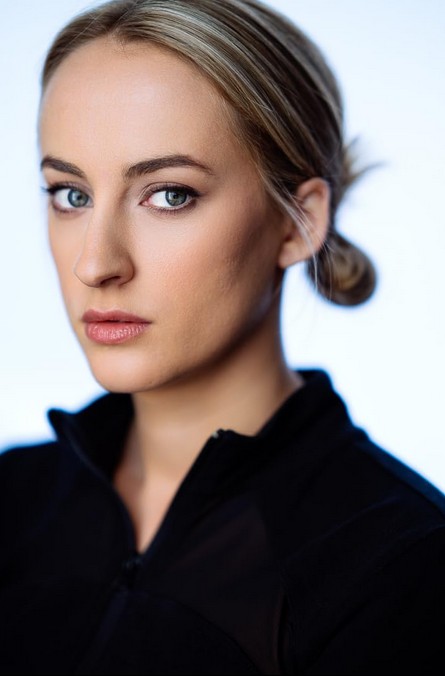 Molly Gibson Fotoğrafı