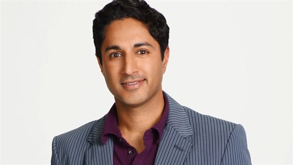 Maulik Pancholy fotoğrafı