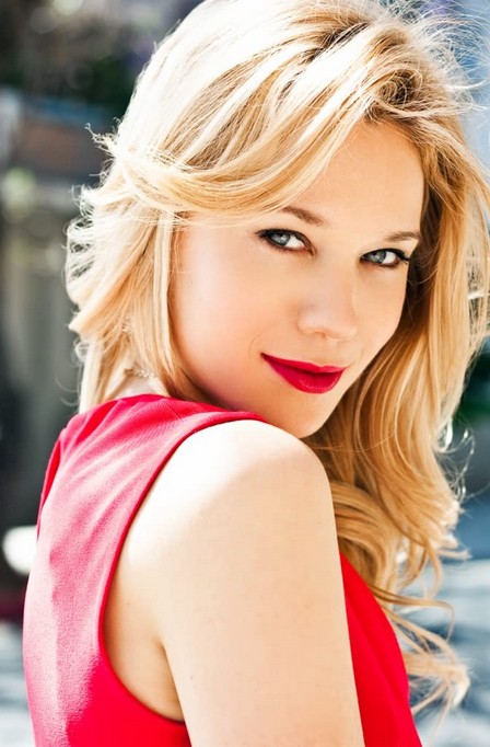 Kristen Hager fotoğrafı