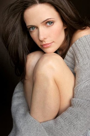 Bitsie Tulloch Fotoğrafı