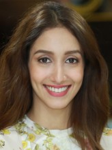 Shreya Chaudhary fotoğrafı
