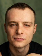 Luke Thallon fotoğrafı