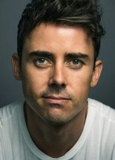 Julian Curtis fotoğrafı