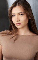 Madison Lewis fotoğrafı