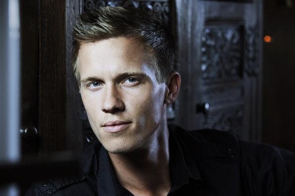 Warren Kole Fotoğrafı